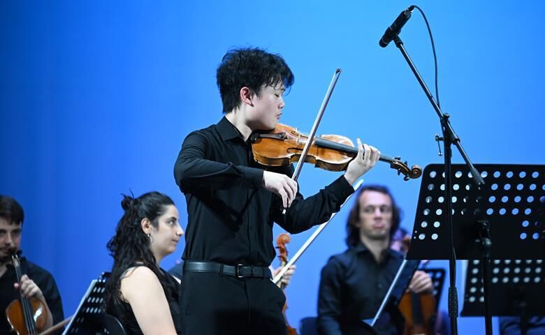 The violin and cello winners of the Accordi Musicali Academy International Competitions